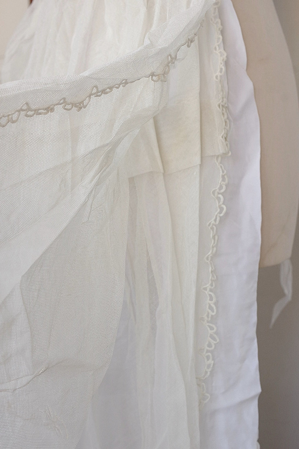 アンティークレースタブリエ/dentelle ancienne/antique lace .FR a l'epoque