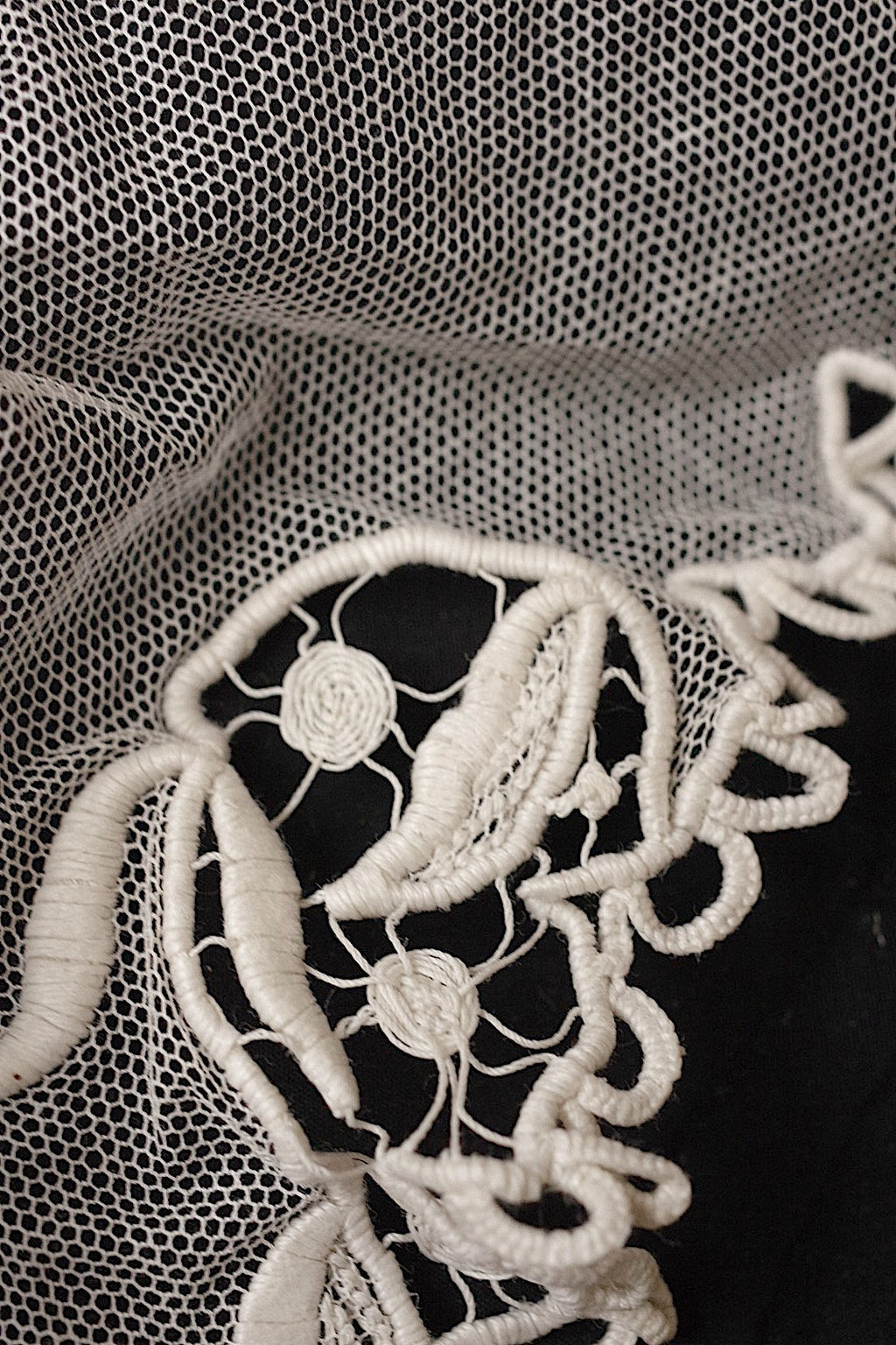 アンティークレースタブリエ/dentelle ancienne/antique lace .FR a l'epoque