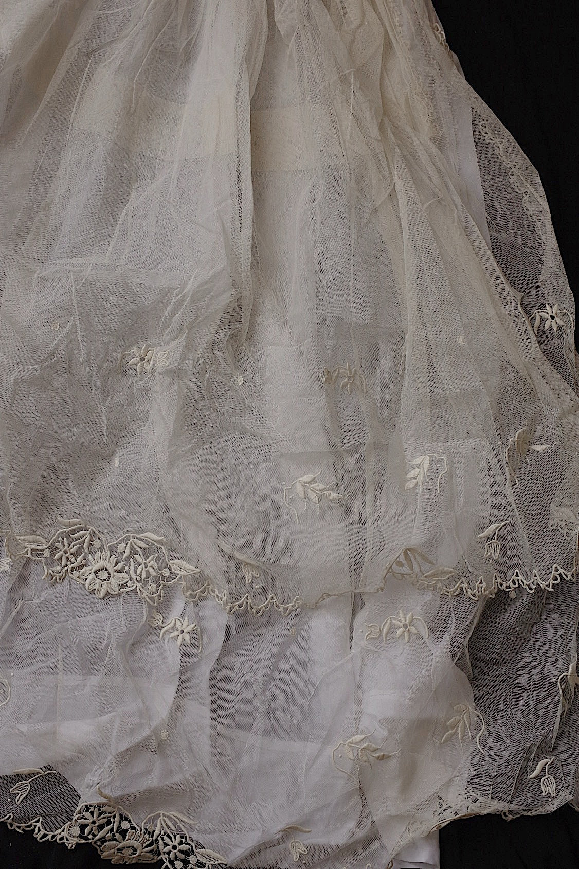 アンティークレースタブリエ/dentelle ancienne/antique lace .FR a l'epoque