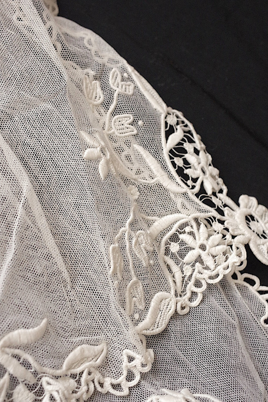 アンティークレースタブリエ/dentelle ancienne/antique lace .FR a l'epoque