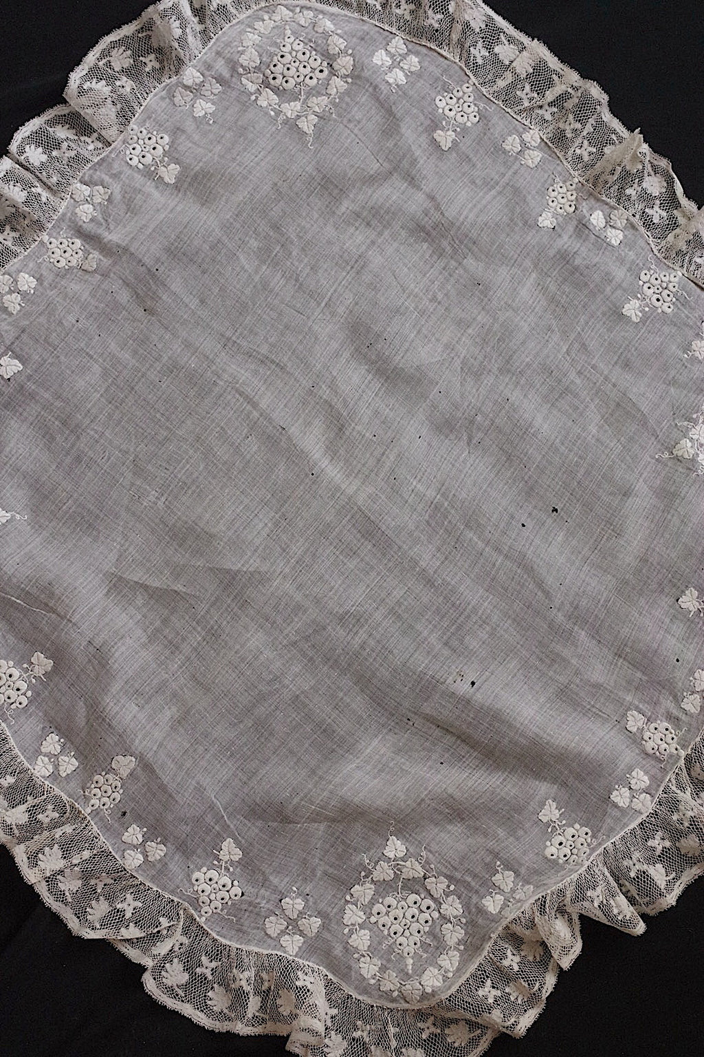 アンティーク刺繍レースハンカチ/dentelle ancienne/antique lace .FR a l'epoque