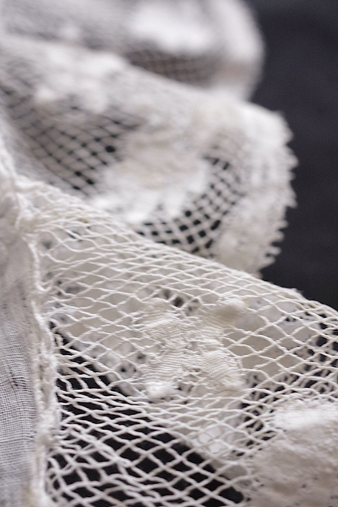 アンティーク刺繍レースハンカチ/dentelle ancienne/antique lace .FR a l'epoque