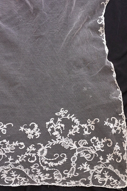 アンティークレースベール/dentelle ancienne/antique lace .FR a l'epoque