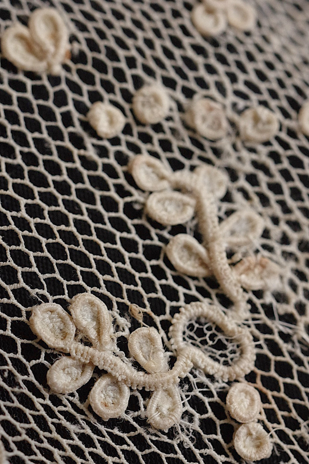 アンティークレースアランソン/dentelle ancienne/antique lace .FR a l'epoque