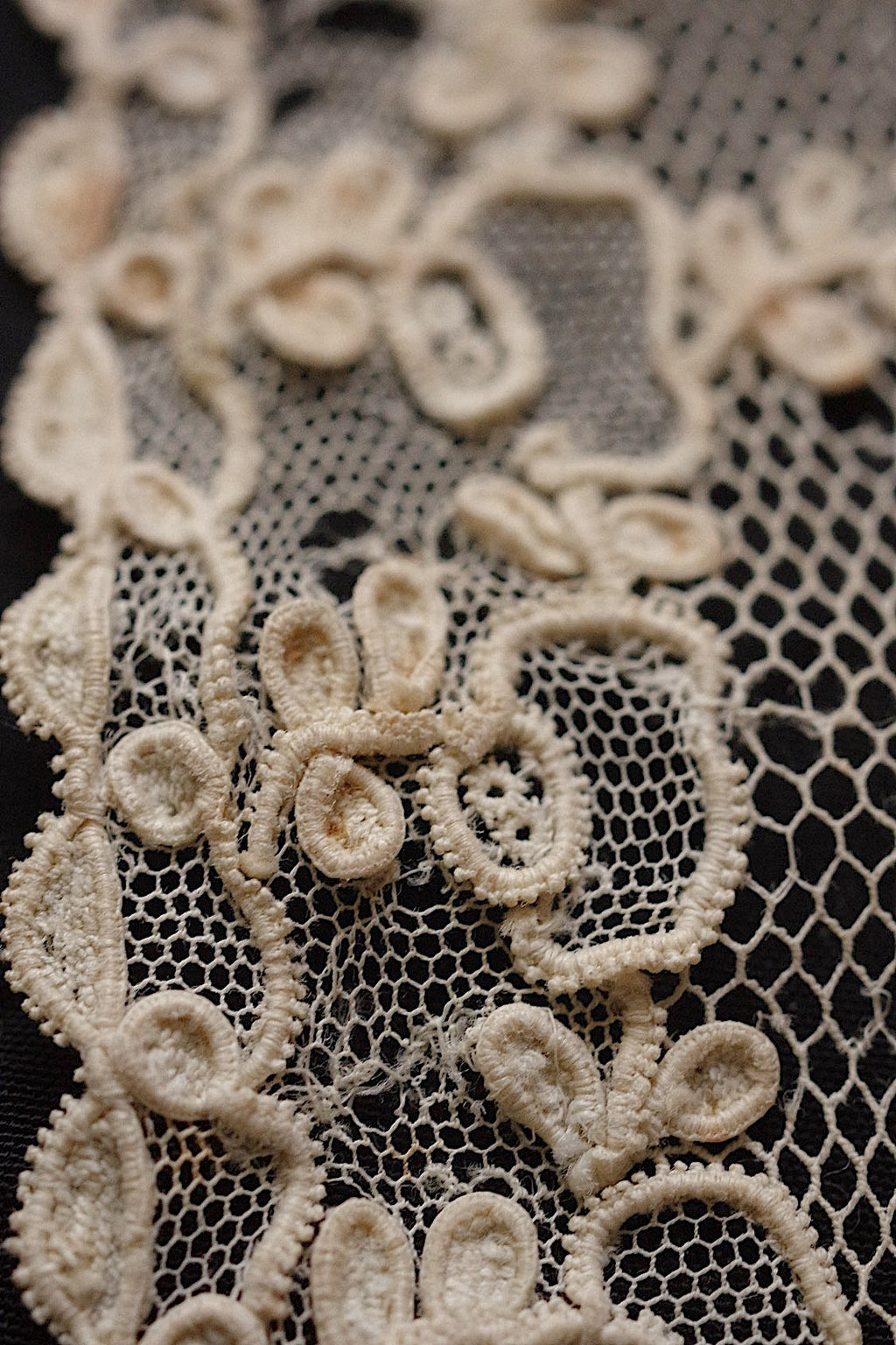 アンティークレースアランソン/dentelle ancienne/antique lace .FR a l'epoque