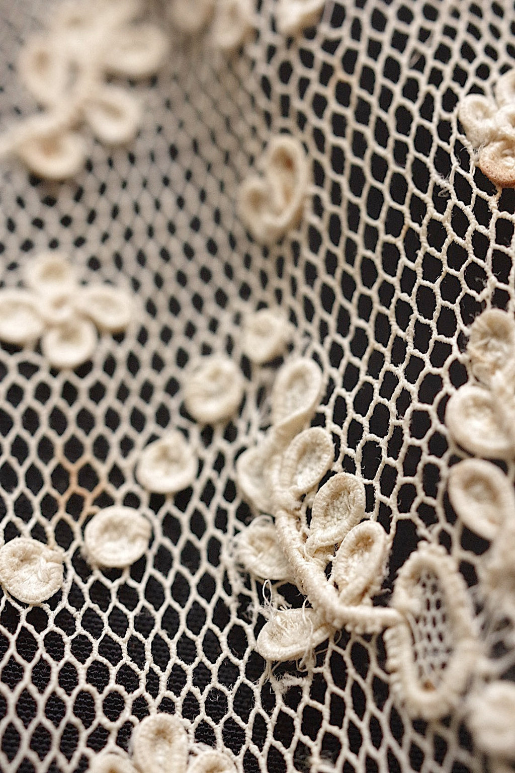 アンティークレースアランソン/dentelle ancienne/antique lace .FR a l'epoque