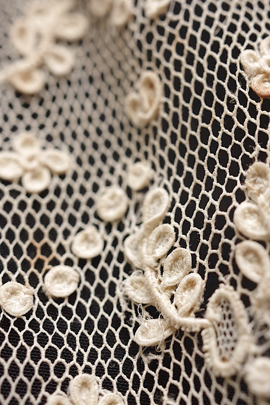 アンティークレースアランソン/dentelle ancienne/antique lace .FR a l'epoque