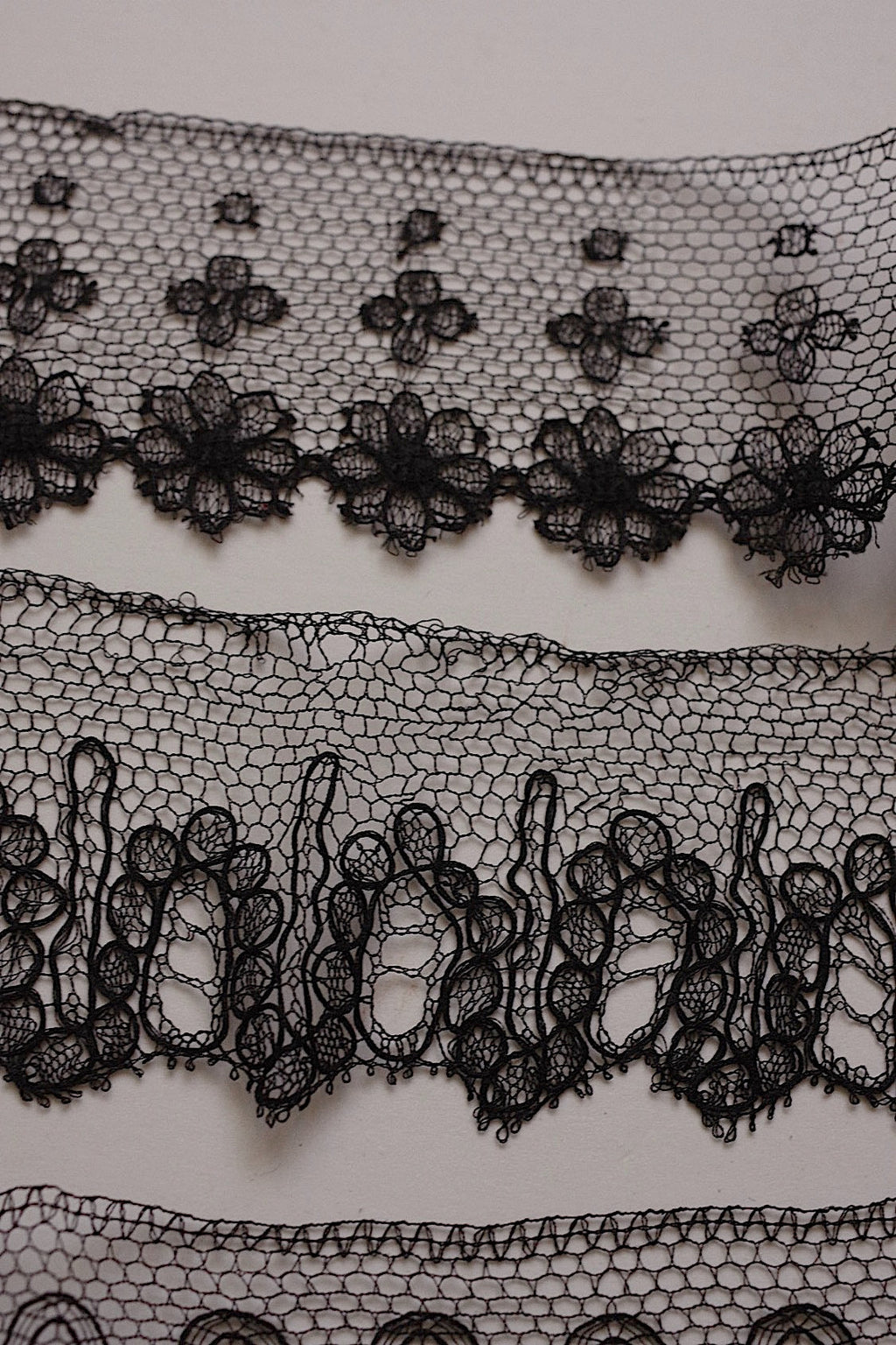 アンティークレースシャンティイ　lots1/dentelle ancienne/antique lace .FR a l'epoque