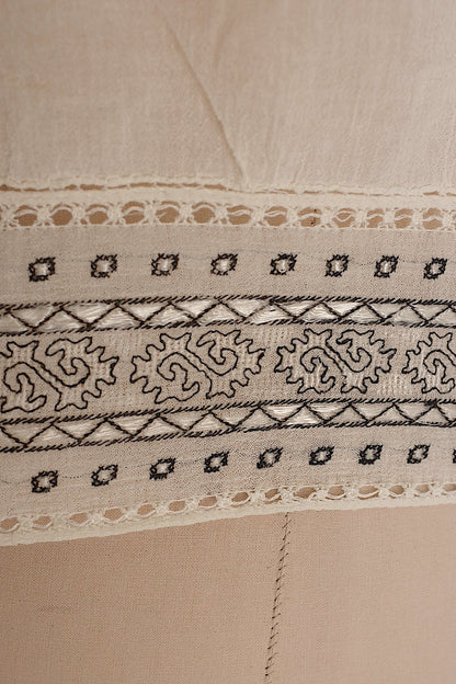 アンティークブラウス/vêtement ancien/blouse antique .FR a l'epoque