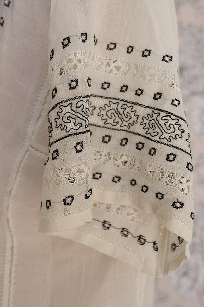 アンティークブラウス/vêtement ancien/blouse antique .FR a l'epoque