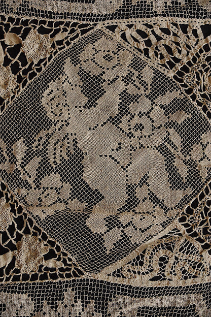 アンティーククロス/linge de maison/antique lace .FR a l'epoque