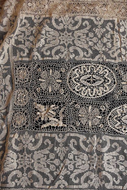 アンティーククロス/linge de maison/antique lace .FR a l'epoque