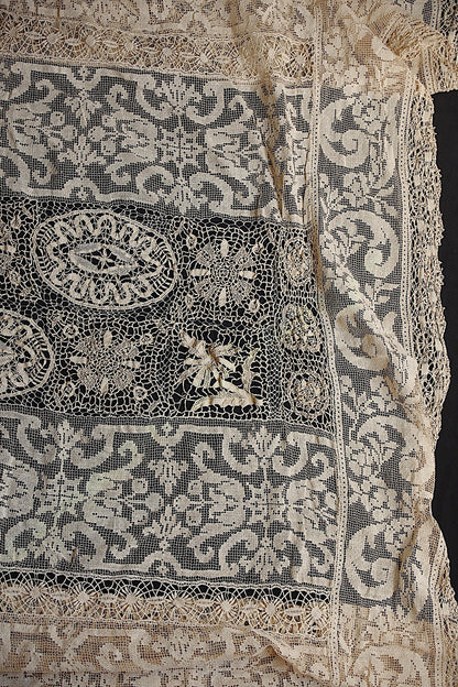 アンティーククロス/linge de maison/antique lace .FR a l'epoque
