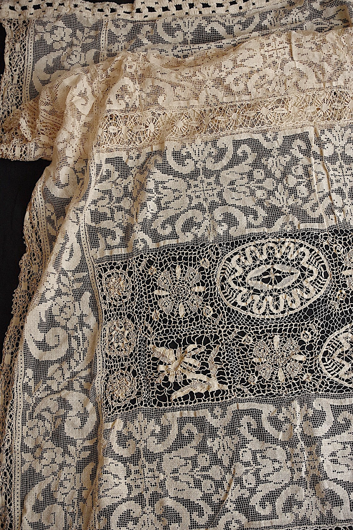アンティーククロス/linge de maison/antique lace .FR a l'epoque