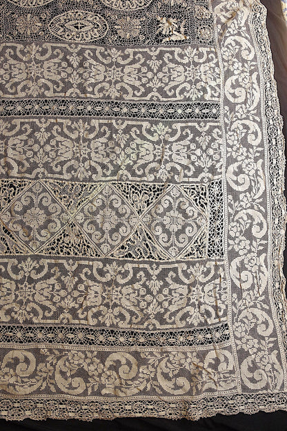 アンティーククロス/linge de maison/antique lace .FR a l'epoque