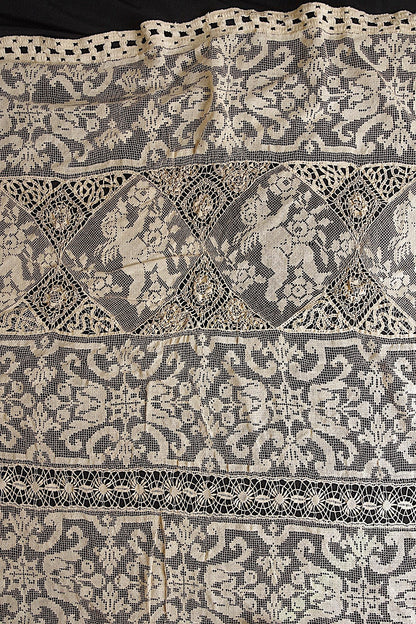 アンティーククロス/linge de maison/antique lace .FR a l'epoque