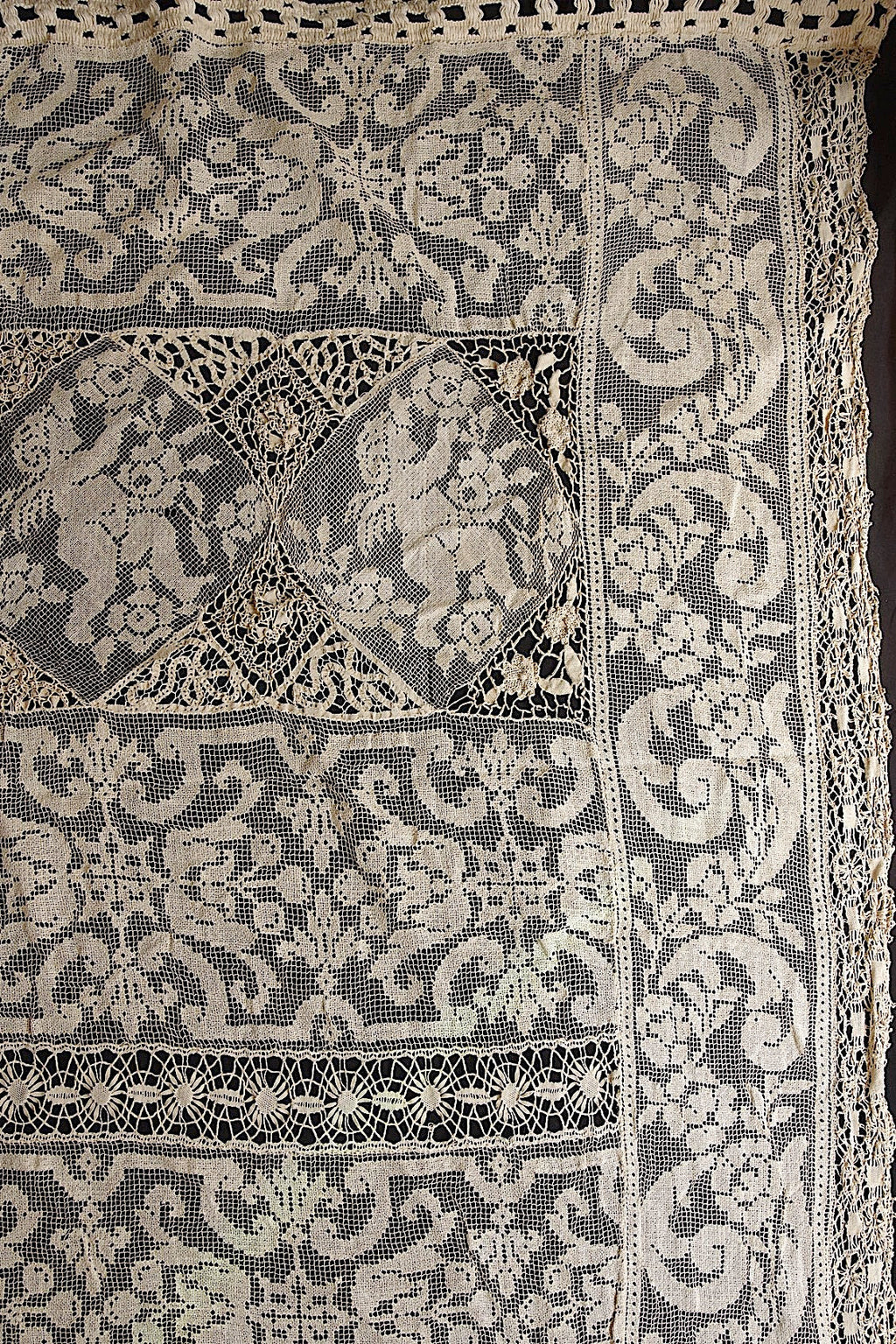 アンティーククロス/linge de maison/antique lace .FR a l'epoque