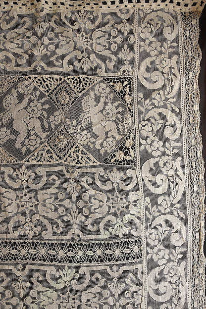 アンティーククロス/linge de maison/antique lace .FR a l'epoque