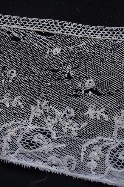 アンティークレース110cm 105cm/dentelle ancienne/antique lace .FR a l'epoque