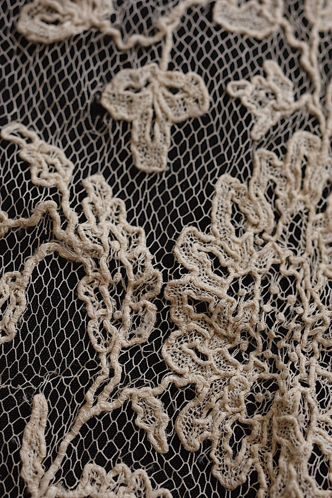 アンティークレースラペット2つ/dentelle ancienne/antique lace .FR a l'epoque