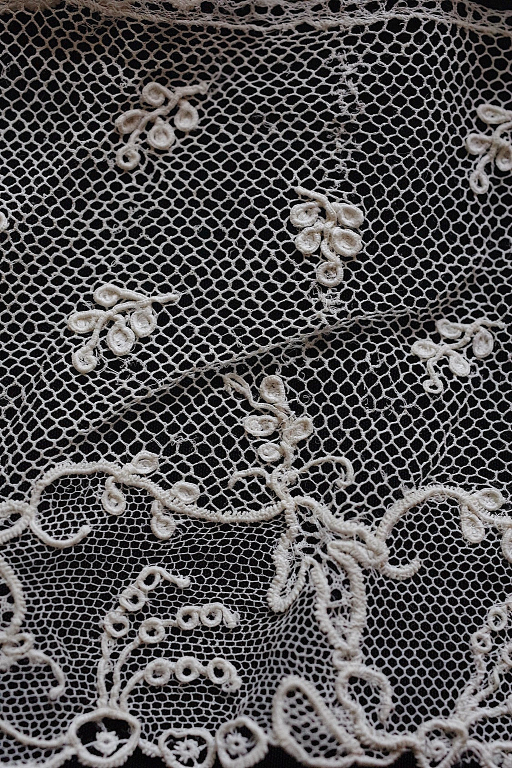 アンティークレースアランソン/dentelle ancienne/antique lace .FR a l'epoque