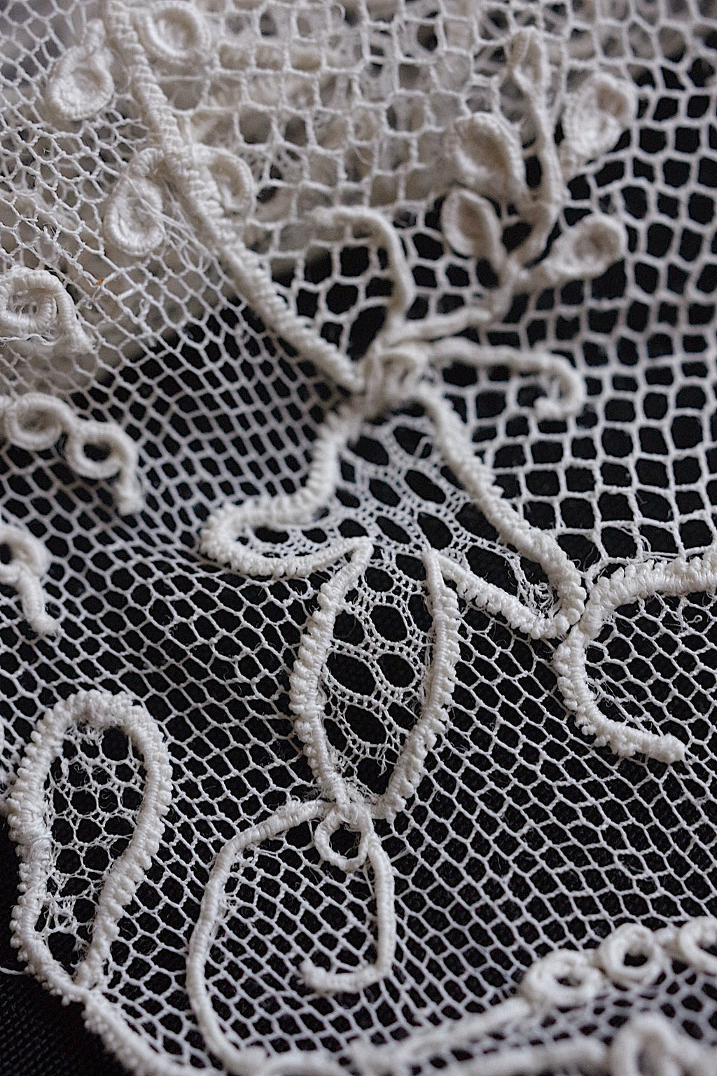 アンティークレースアランソン/dentelle ancienne/antique lace .FR a l'epoque