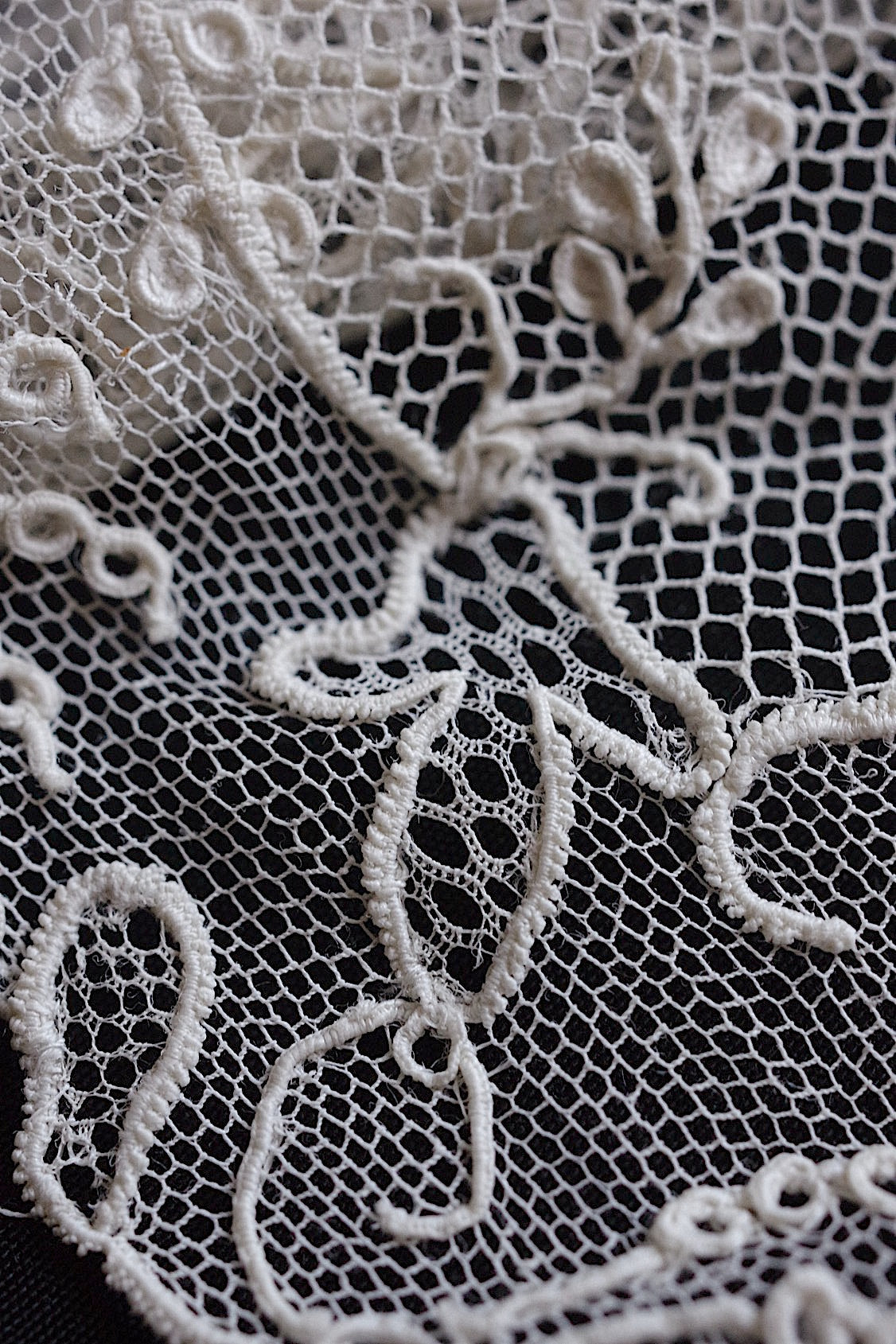 アンティークレースアランソン/dentelle ancienne/antique lace .FR a l'epoque