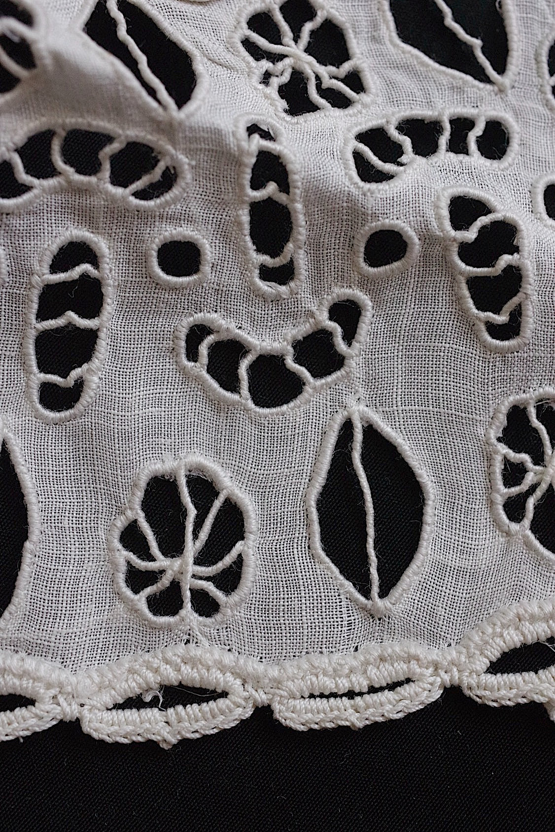 アンティークレースモチーフ2つ/dentelle ancienne/antique lace .FR a l'epoque