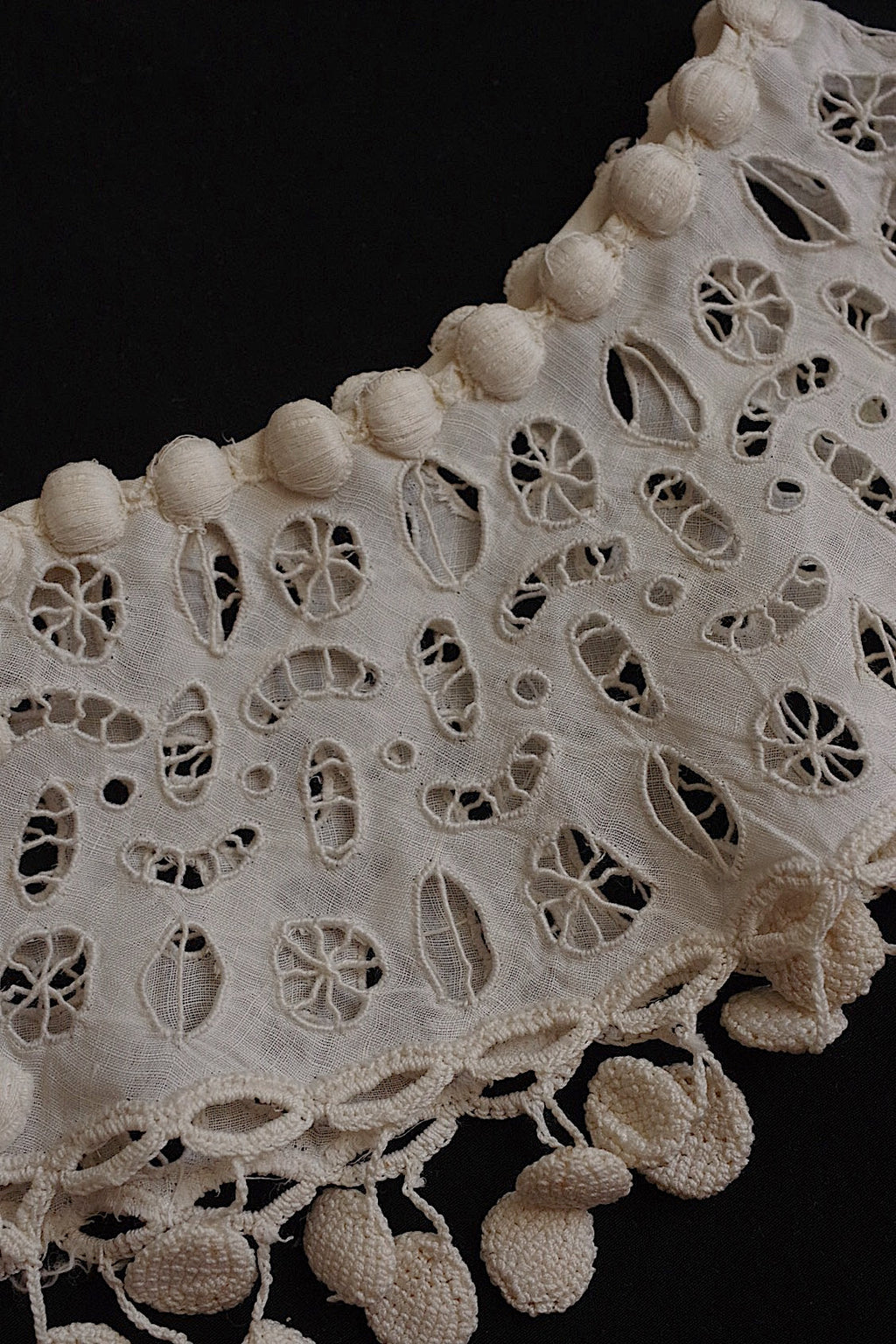 アンティークレースモチーフ2つ/dentelle ancienne/antique lace .FR a l'epoque