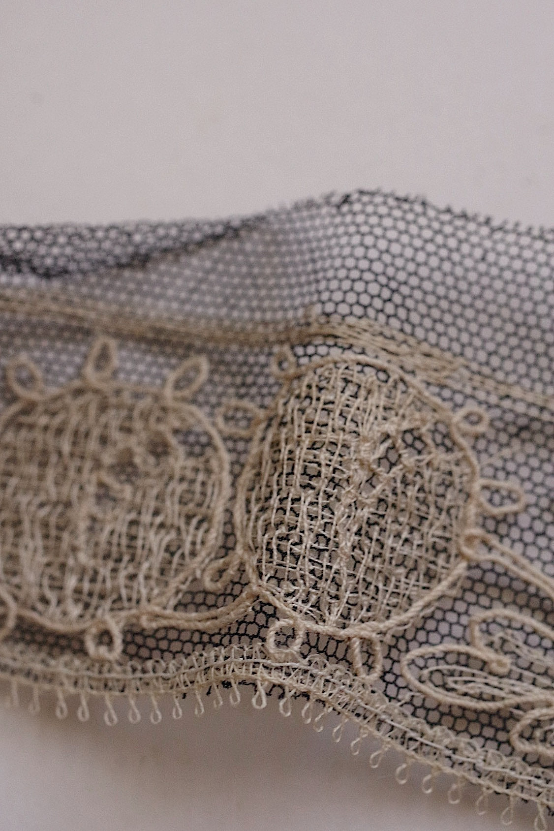 アンティークレース 黒チュール/dentelle ancienne/antique lace .FR a l'epoque