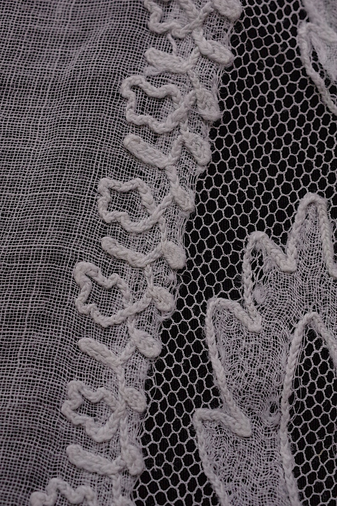 アンティーク刺繍　fichu/dentelle ancienne/antique lace .FR a l'epoque