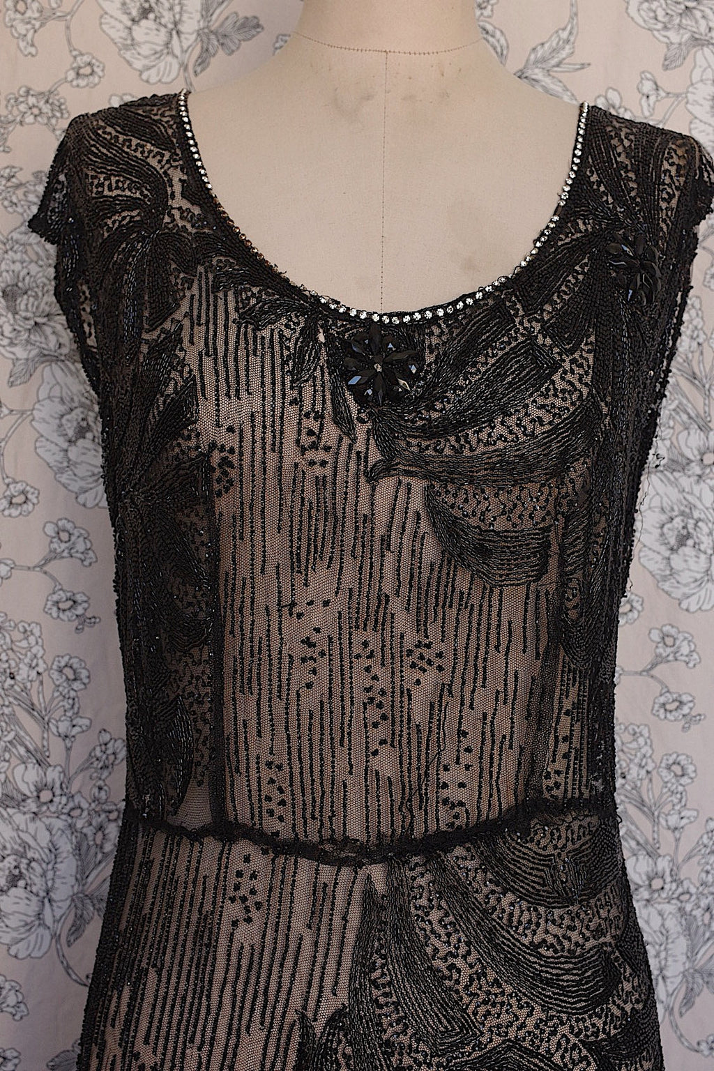 アンティークドレス/vêtement antique .FR a l'epoque