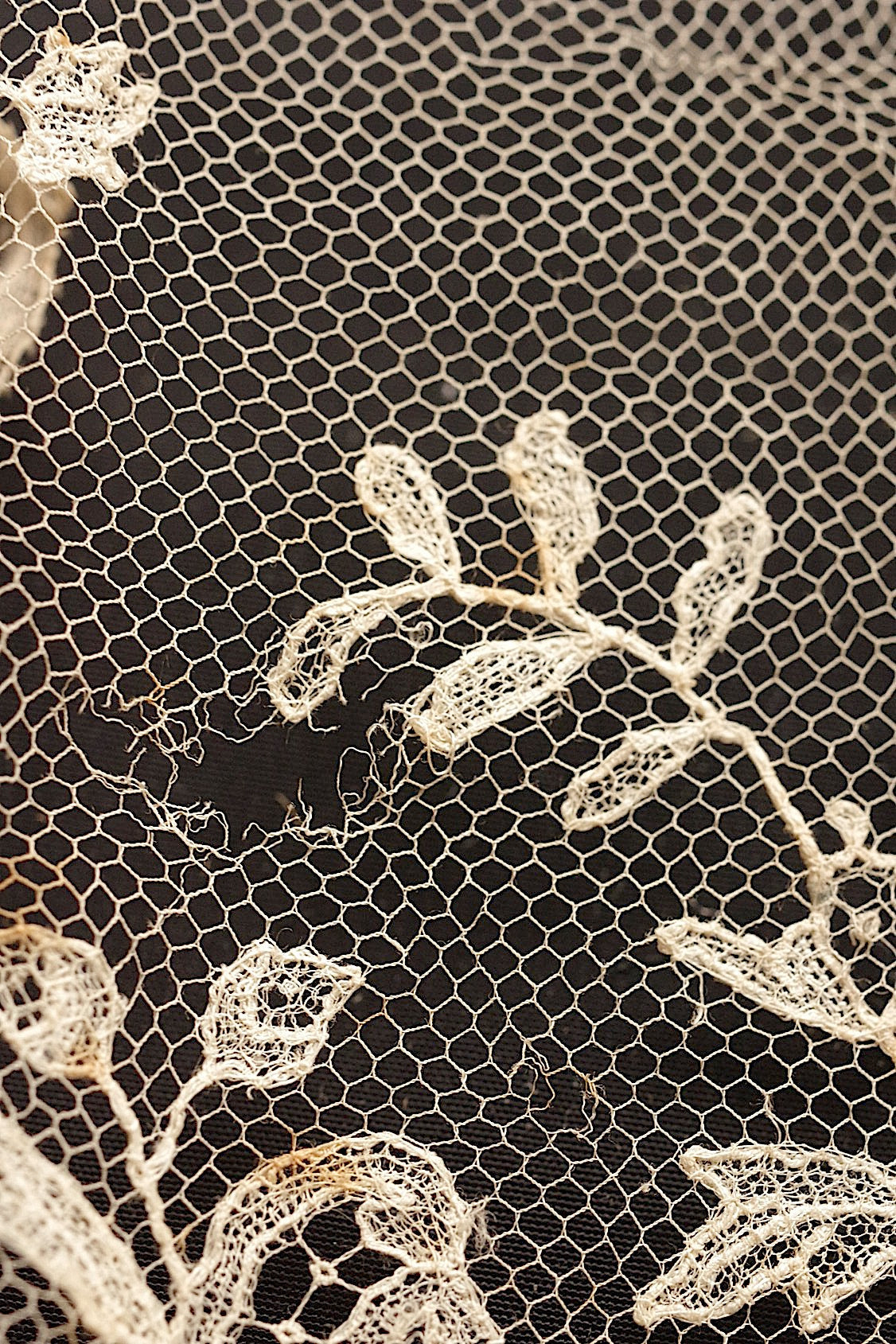 アンティークレースアプリカッションブリュクセル/dentelle ancienne/antique lace .FR a l'epoque