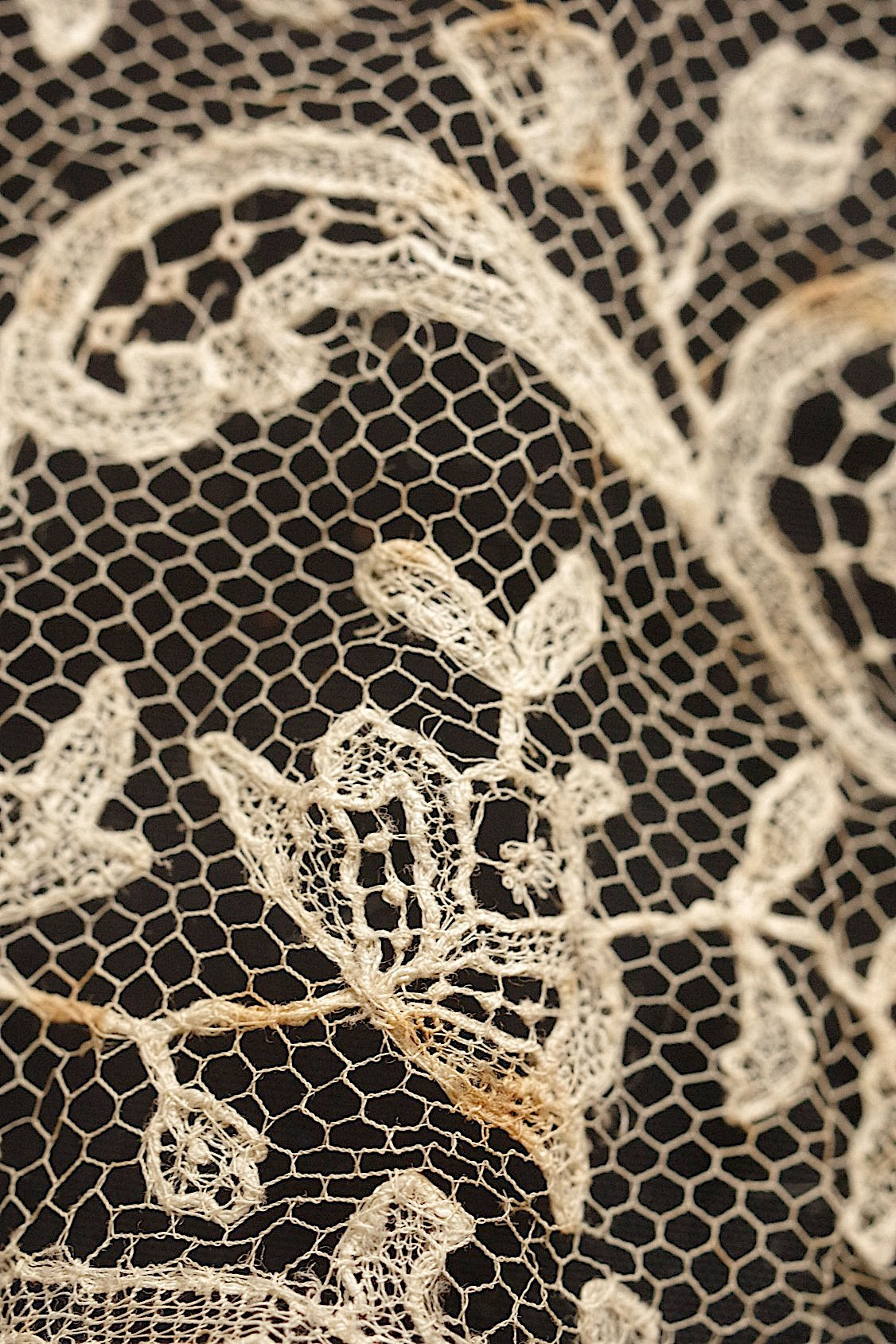 アンティークレースアプリカッションブリュクセル/dentelle ancienne/antique lace .FR a l'epoque