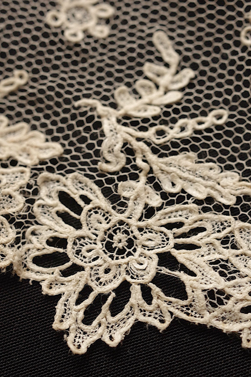 アンティークレース３種/dentelle ancienne/antique lace .FR a l'epoque