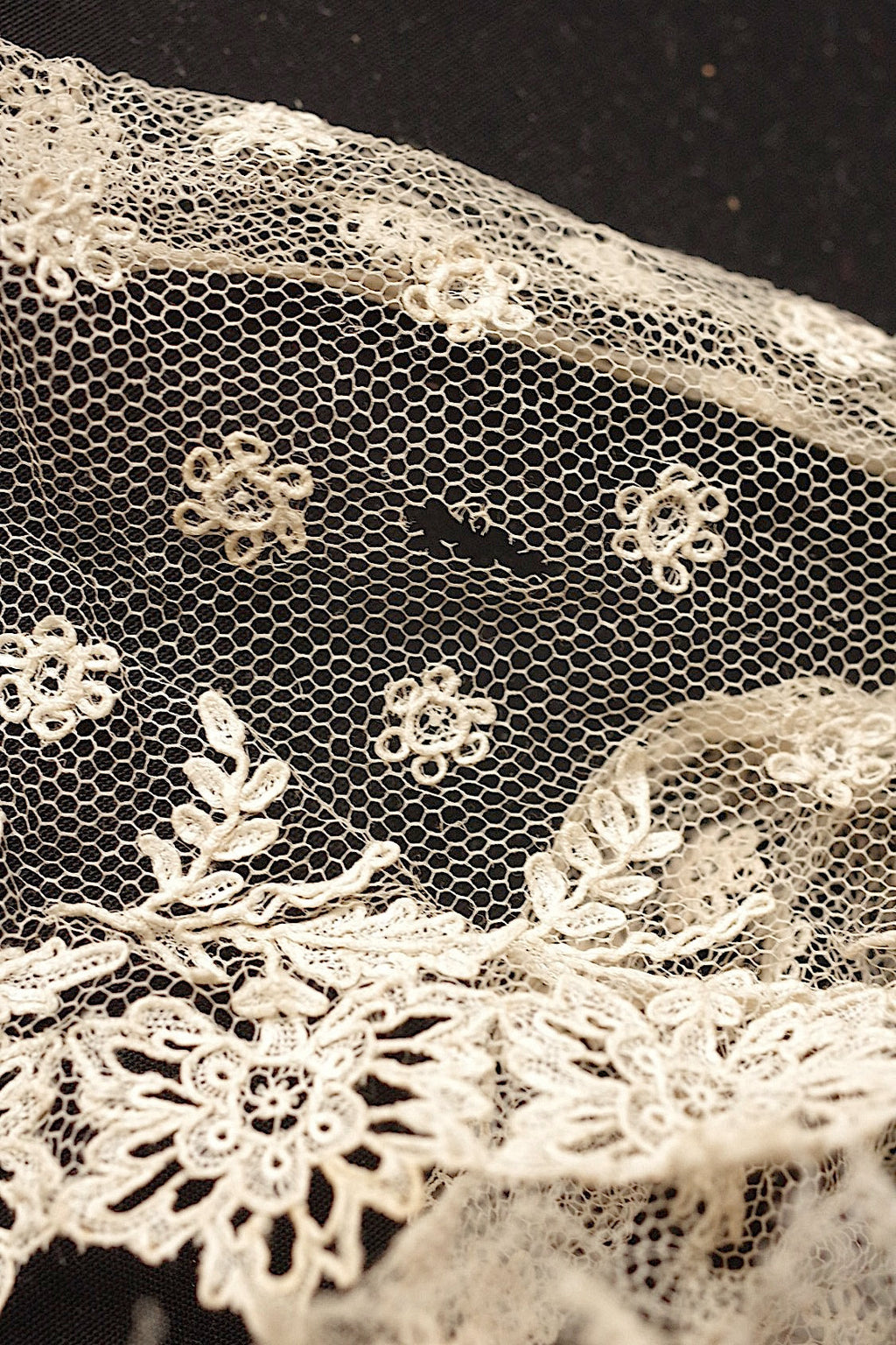 アンティークレース３種/dentelle ancienne/antique lace .FR a l'epoque