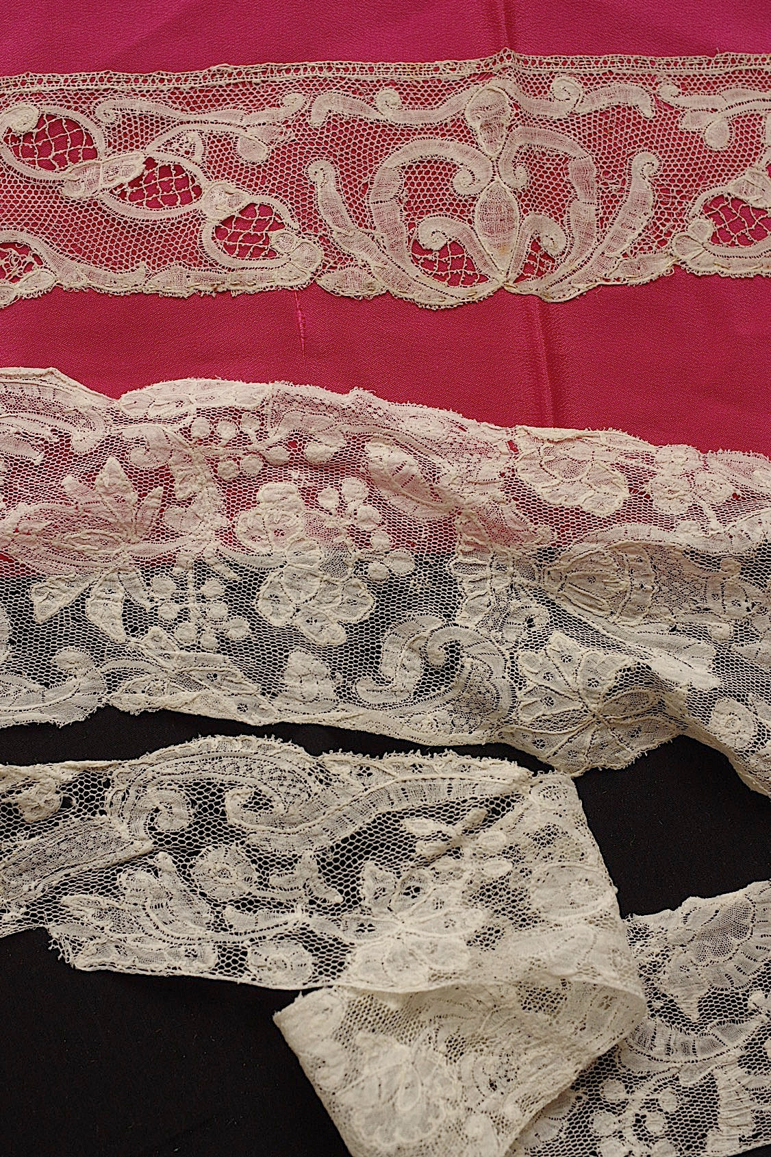 アンティークレース2種/dentelle ancienne/antique lace .FR a l'epoque