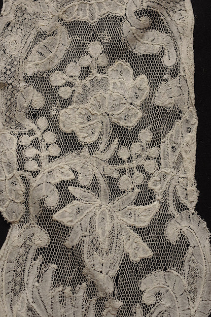 アンティークレース2種/dentelle ancienne/antique lace .FR a l'epoque