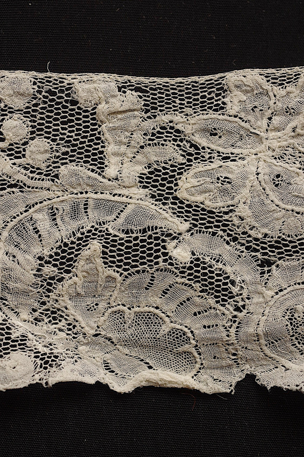 アンティークレース2種/dentelle ancienne/antique lace .FR a l'epoque