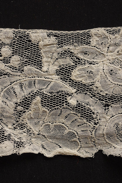 アンティークレース2種/dentelle ancienne/antique lace .FR a l'epoque