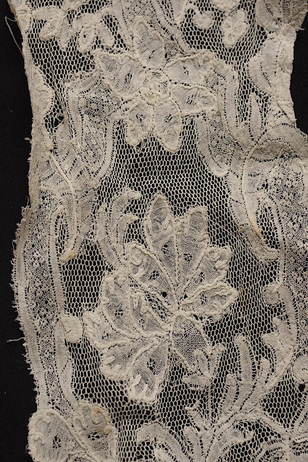 アンティークレース2種/dentelle ancienne/antique lace .FR a l'epoque