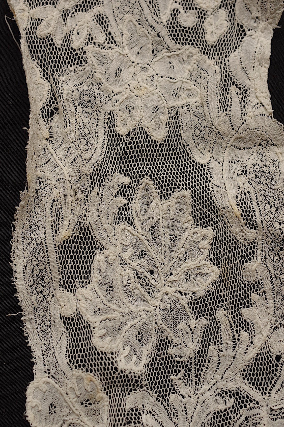 アンティークレース2種/dentelle ancienne/antique lace .FR a l'epoque