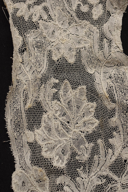 アンティークレース2種/dentelle ancienne/antique lace .FR a l'epoque