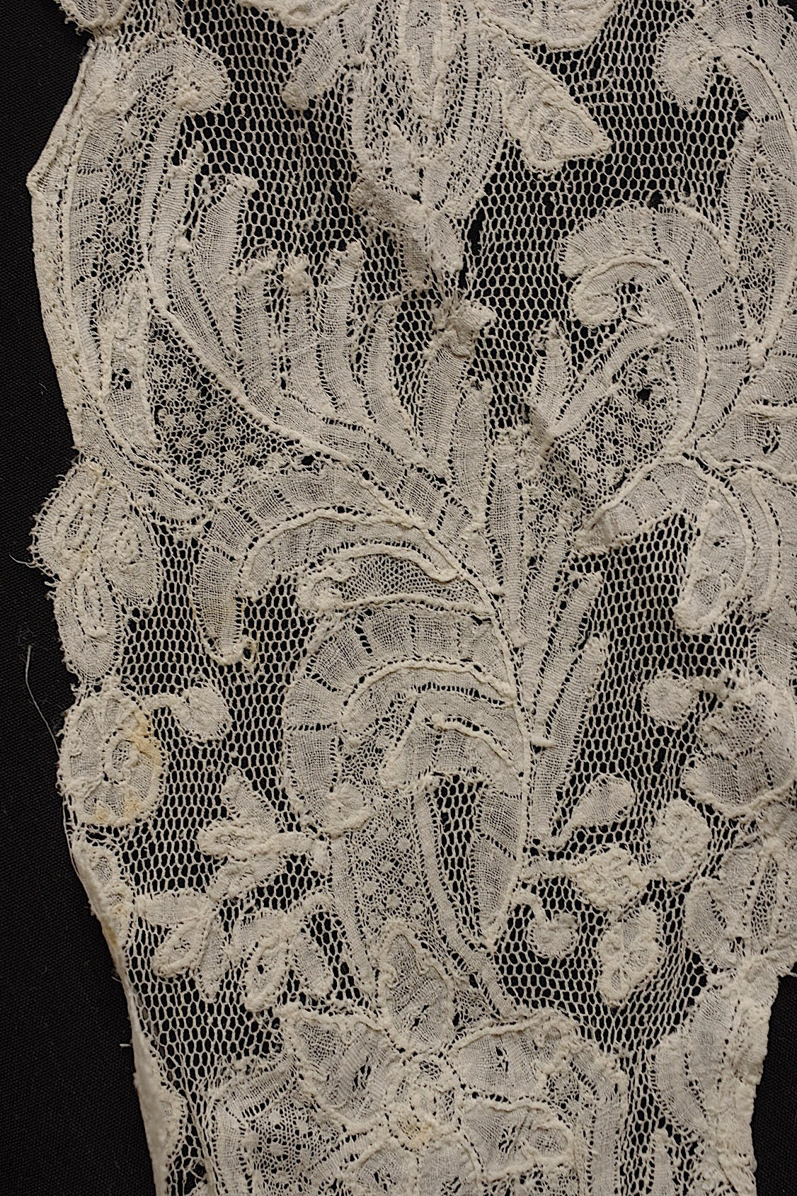 アンティークレース2種/dentelle ancienne/antique lace .FR a l'epoque