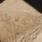 アンティークレースアプリカッションアングレテール/dentelle ancienne/antique lace .FR a l'epoque