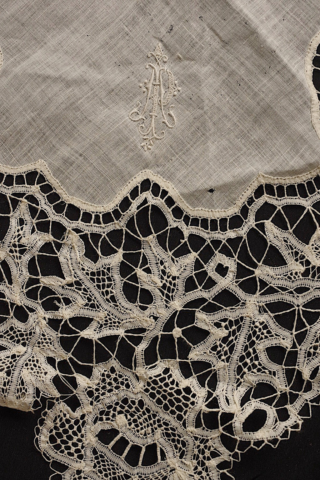 アンティークレースハンカチlot/dentelle ancienne/antique lace .FR a l'epoque