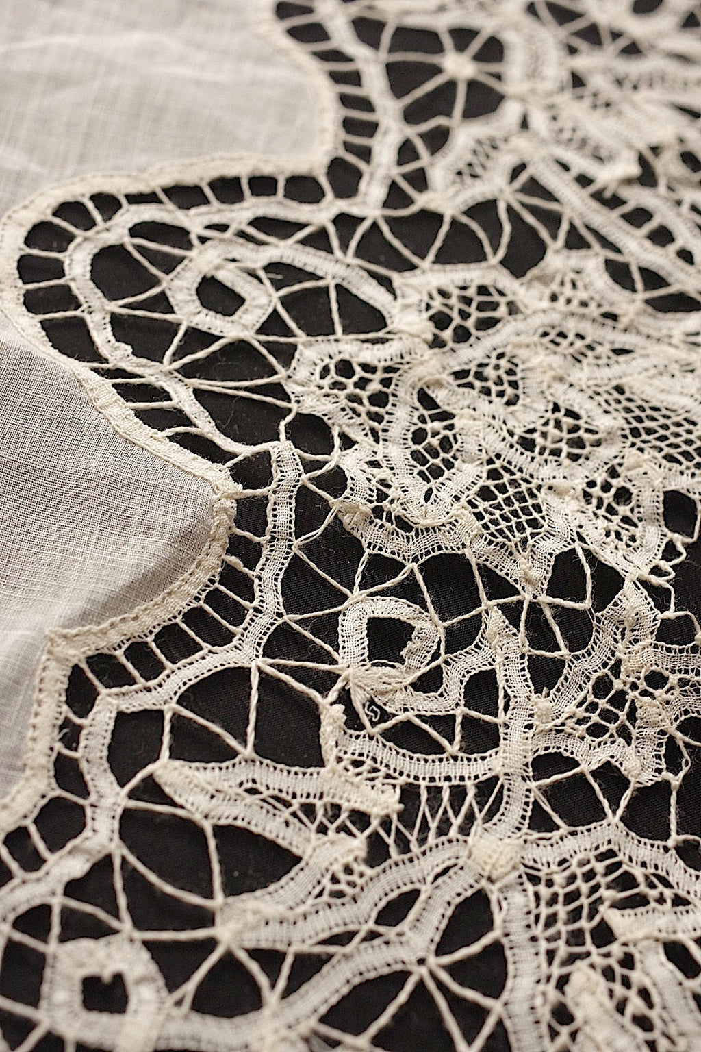 アンティークレースハンカチlot/dentelle ancienne/antique lace .FR a l'epoque