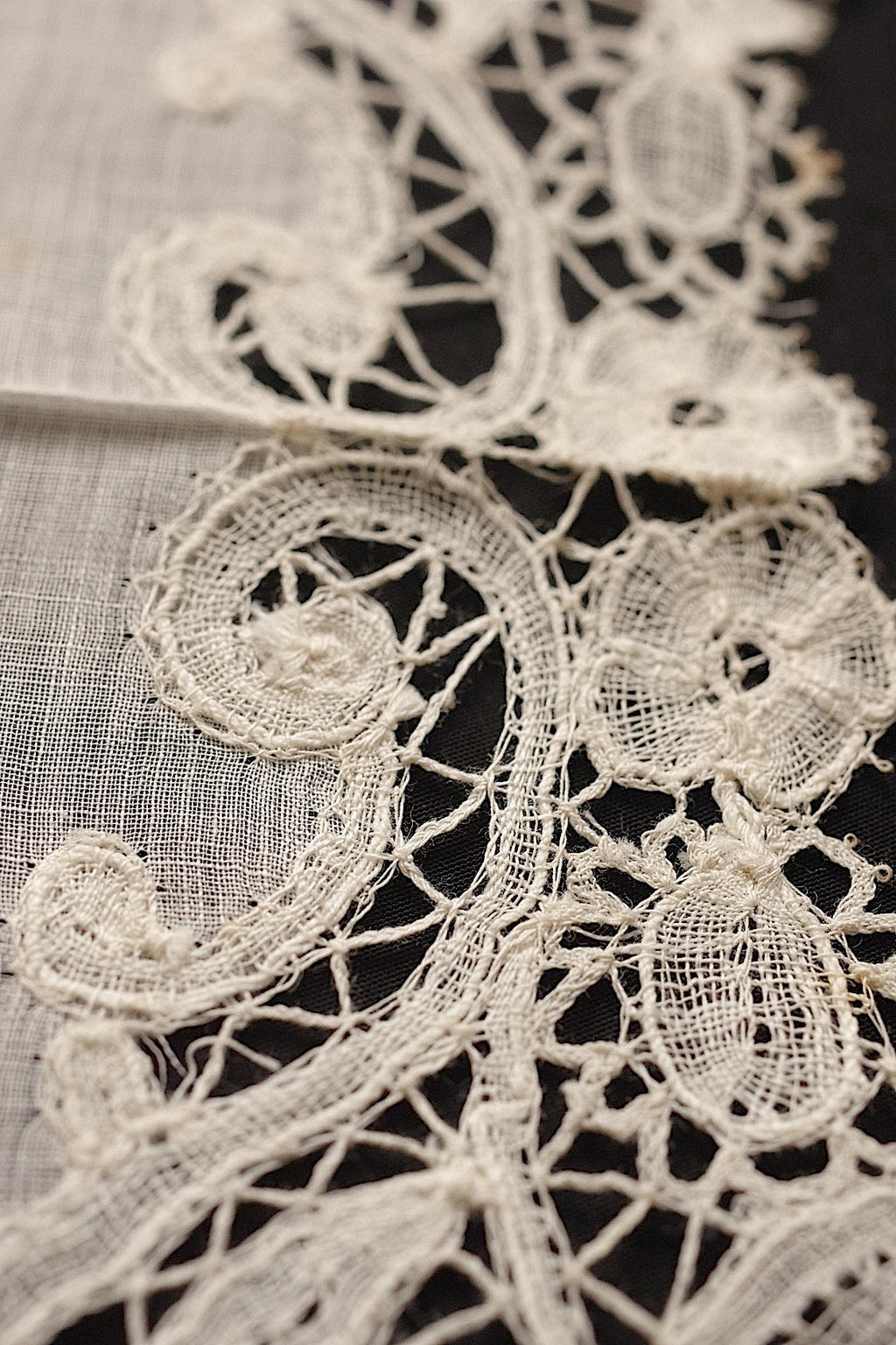 アンティークレースハンカチlot/dentelle ancienne/antique lace .FR a l'epoque