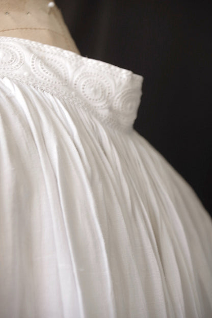 アンティーク教会チュニック1/aube antique/church tunic .FR a l'epoque