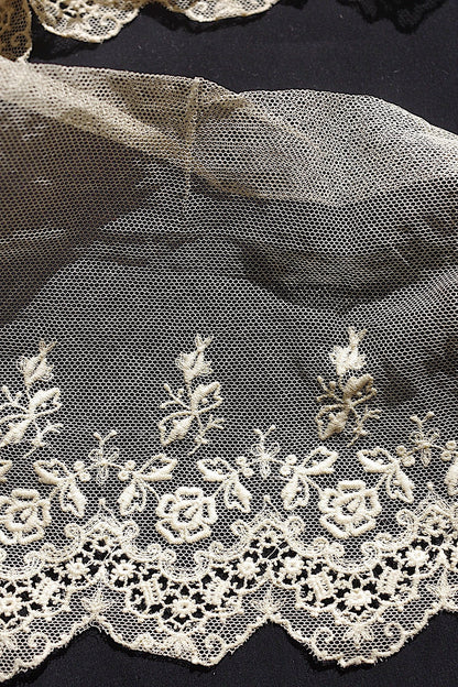 アンティークレース210cm/dentelle ancienne/antique lace .FR a l'epoque